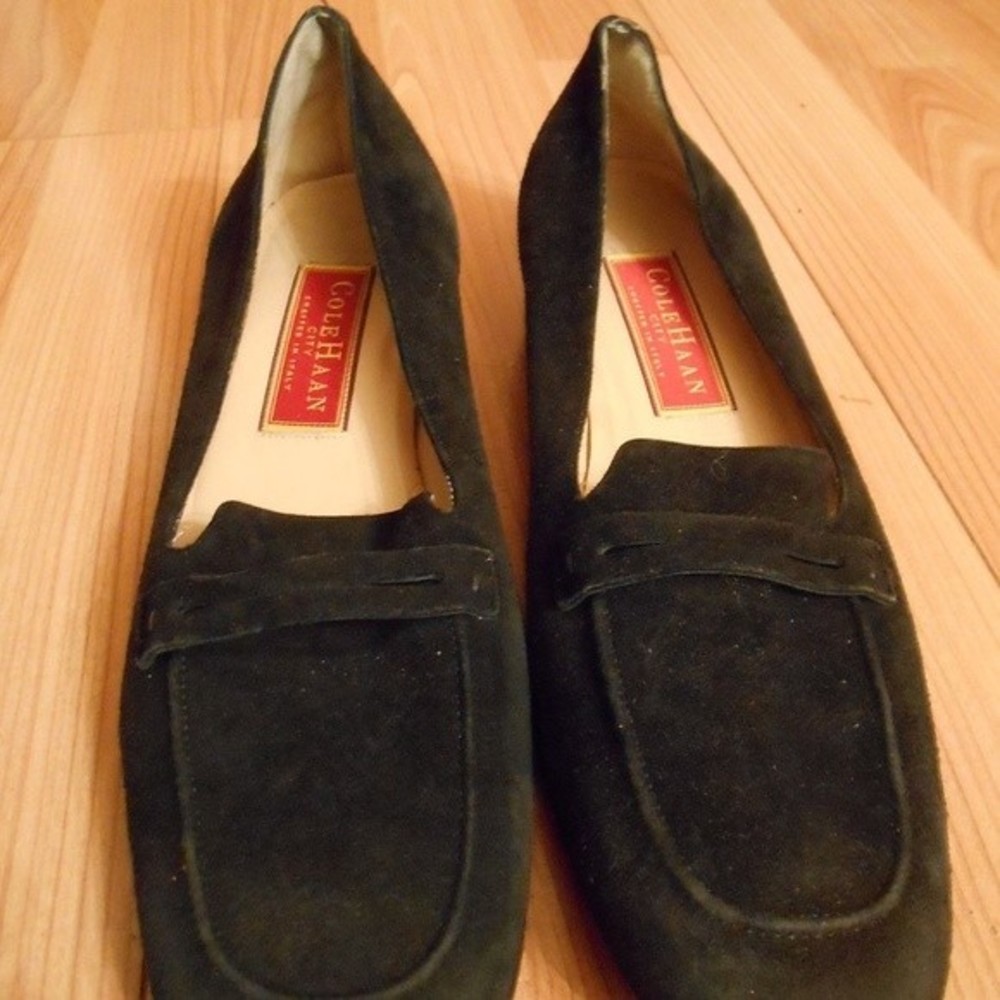 Cole Haan 7.5 AA Black Suede Flats Vintage Loafer HP 1/28/19